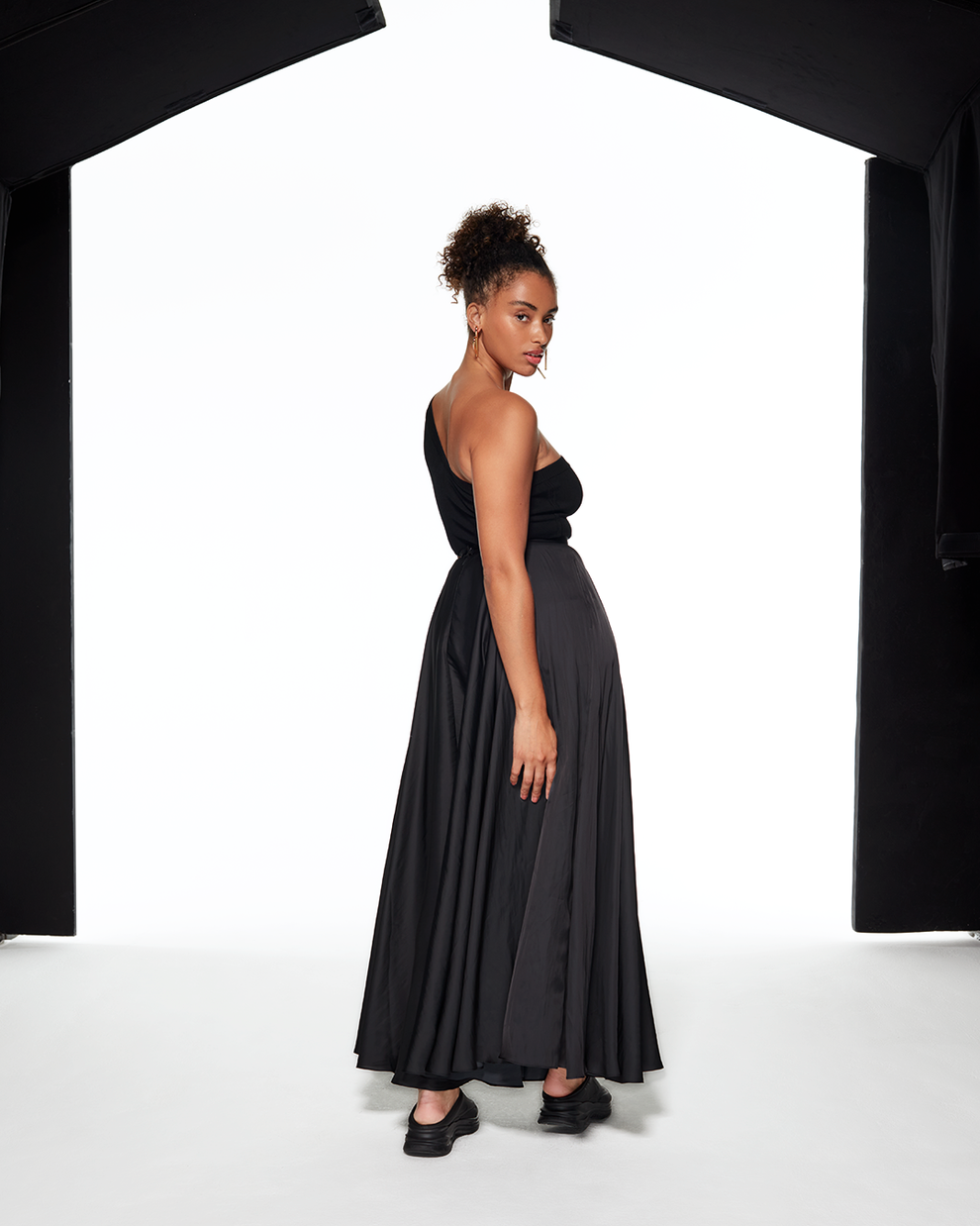 FLOWING MAXI SKIRT - BLACK - AZ Factory