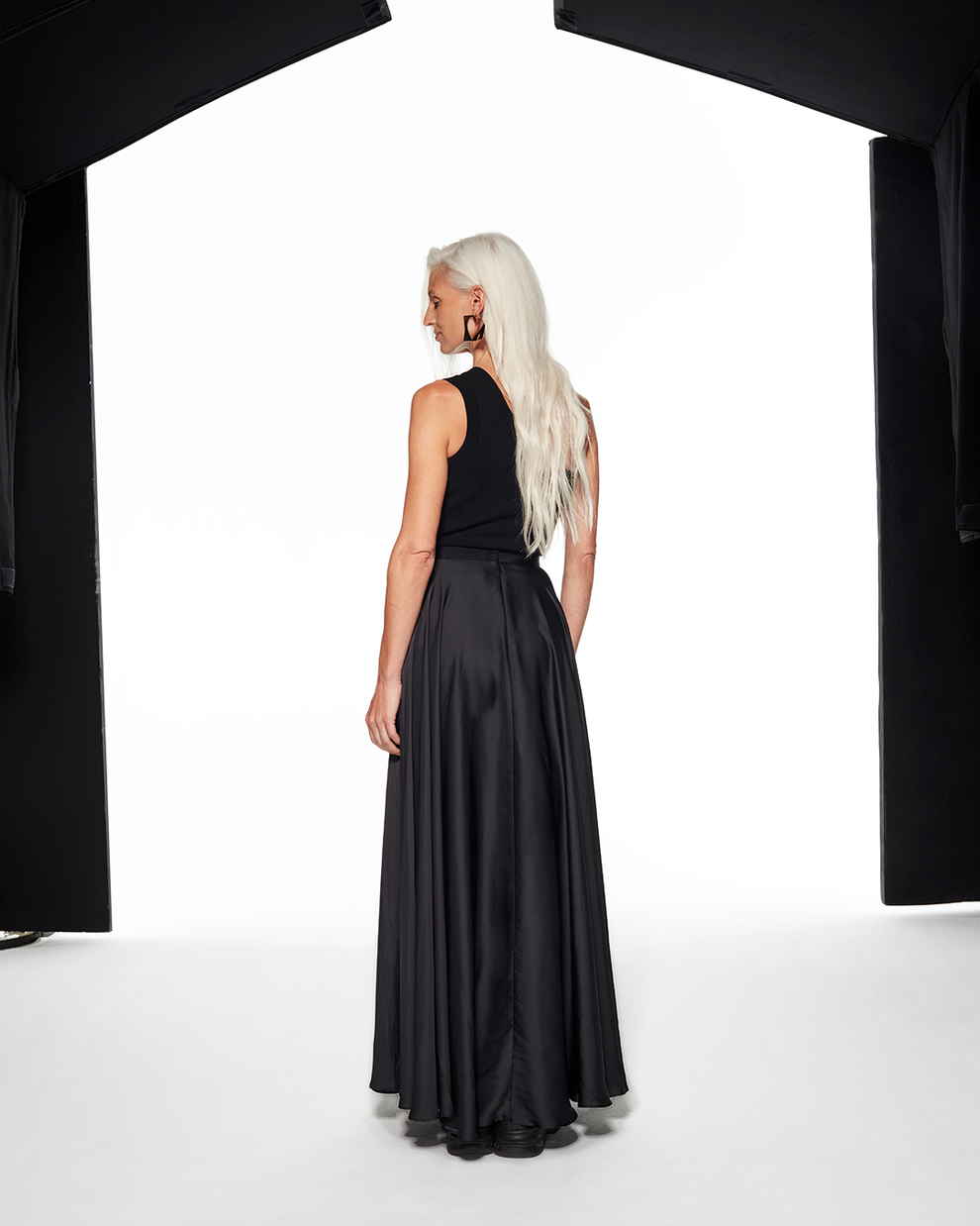 FLOWING MAXI SKIRT - BLACK - AZ Factory