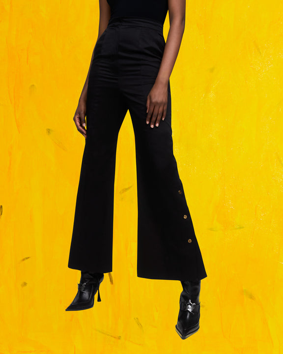 FLUTED CROPPED PANTS - BLACK - AZ Factory