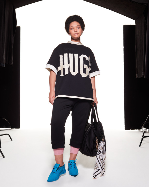 HUG ORGANIC COTTON T-SHIRT - BLACK - AZ Factory