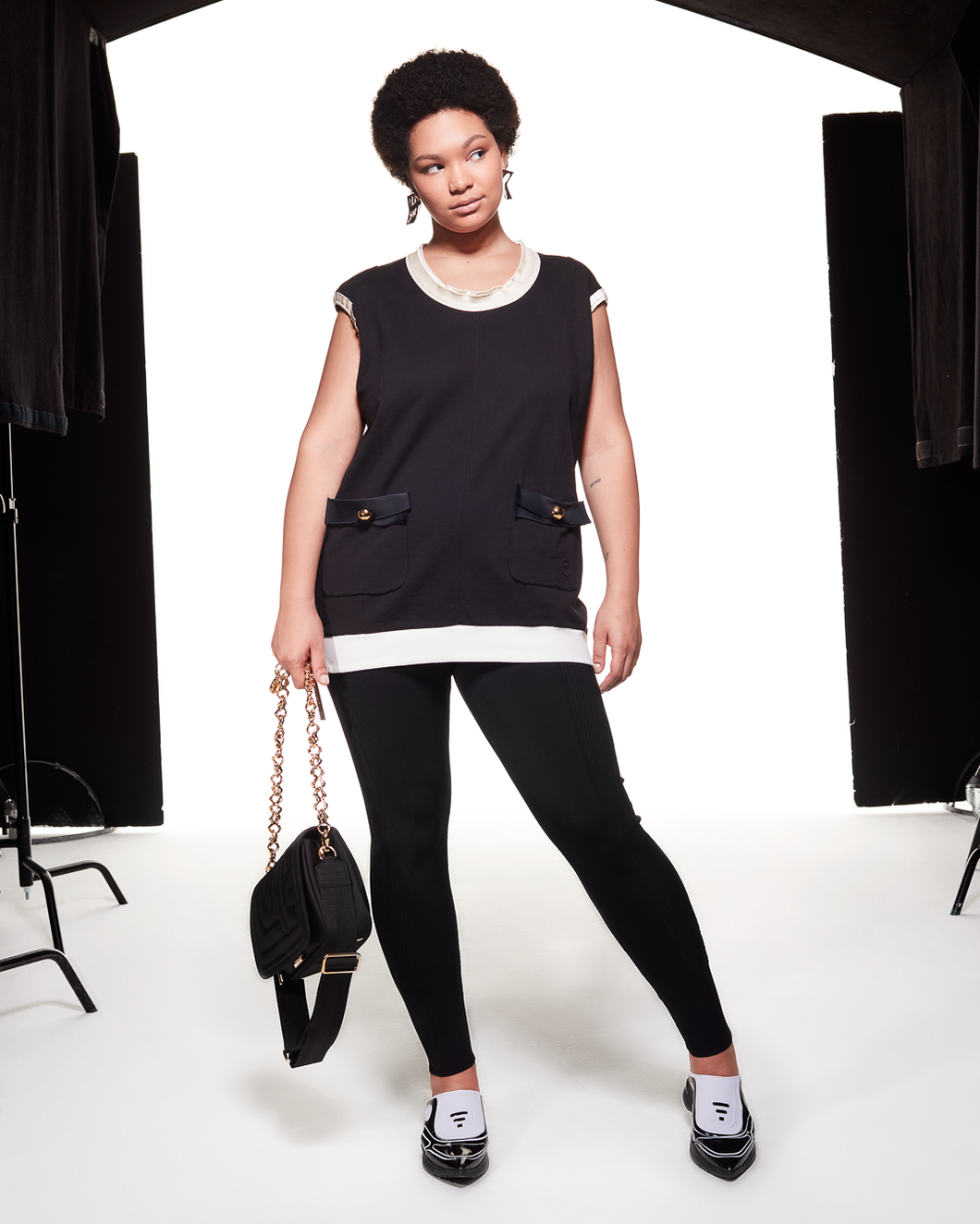 ORGANIC COTTON SEACELL BLEND SLEEVELESS POCKET TOP - BLACK